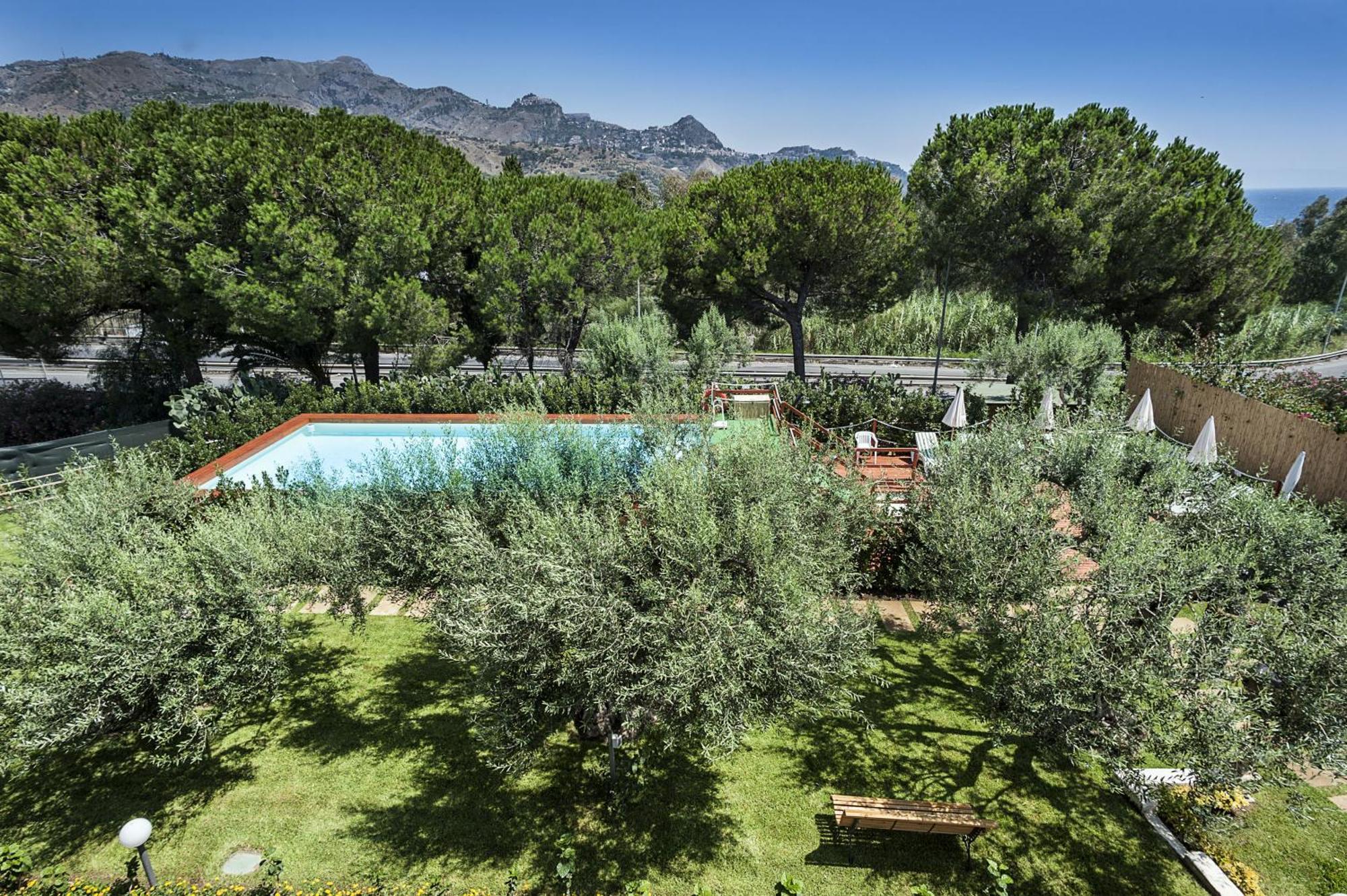 Villa Collina Giardini Naxos Bagian luar foto