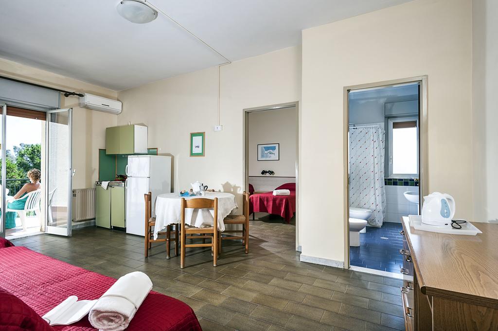 Villa Collina Giardini Naxos Bagian luar foto
