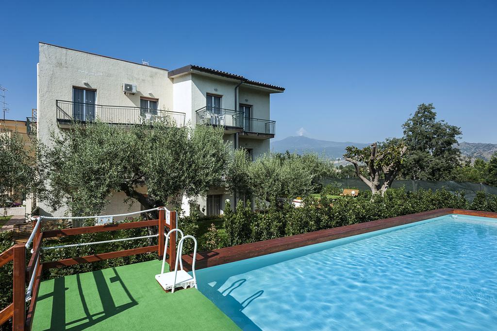 Villa Collina Giardini Naxos Bagian luar foto