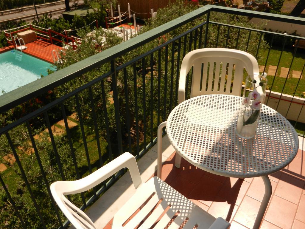 Villa Collina Giardini Naxos Bagian luar foto