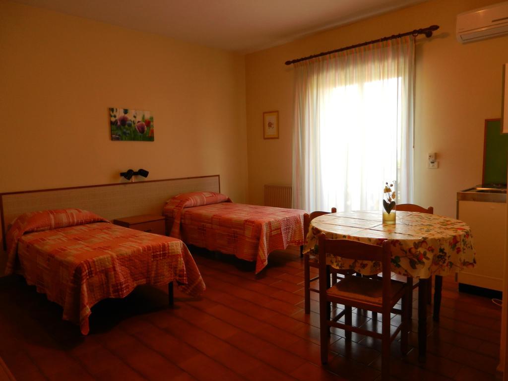 Villa Collina Giardini Naxos Ruang foto
