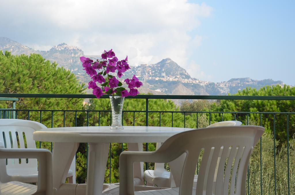 Villa Collina Giardini Naxos Ruang foto